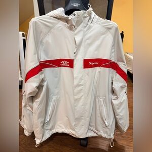 Supreme®/Umbro® GORE-TEX Hooded Jacket